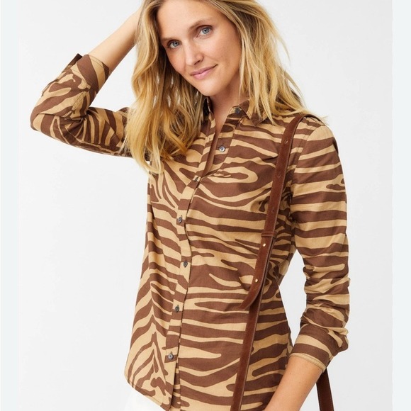 J. McLaughlin Tops - J. McLaughlin Lois Shirt Button Up Women's Small Brown Tan‎ Animal Print Career